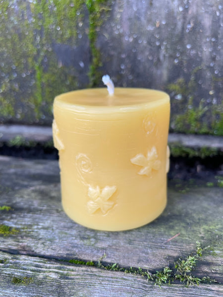 happy bees beeswax candle